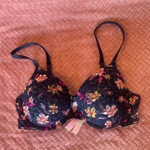 Victoria’s Secret Lace Push-Up Bra